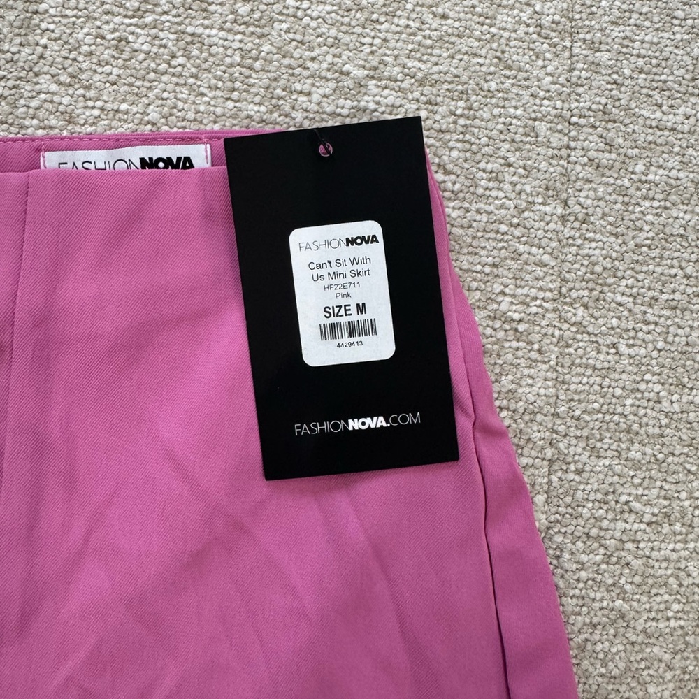 NWT Fashion Nova Fuchsia Mini Skirt – Slit Detail, Size M - Picture 3 of 6